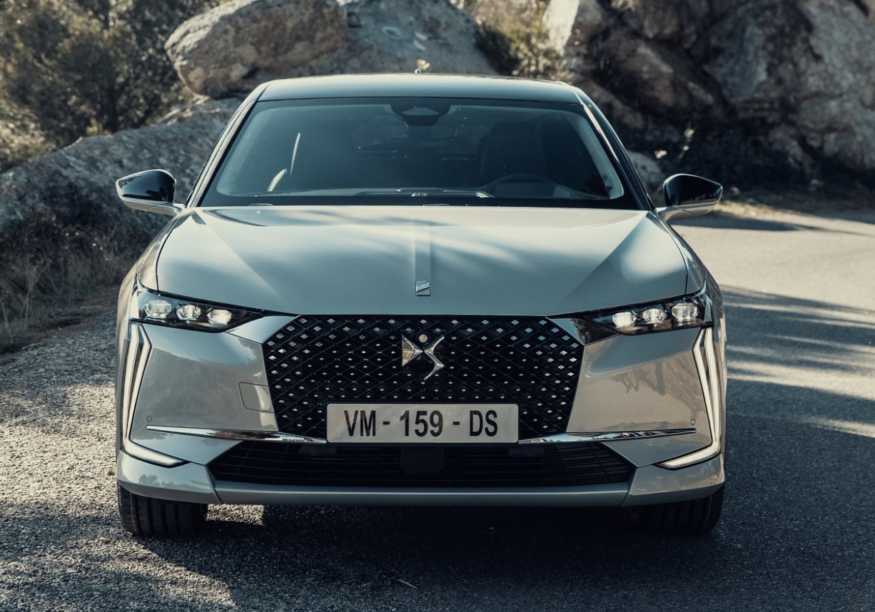 2025 DS DS 4 Hatchback 5 Kapı 1.5 BlueHDI (130 HP) Pallas EAT8 Özellikleri - arabavs.com