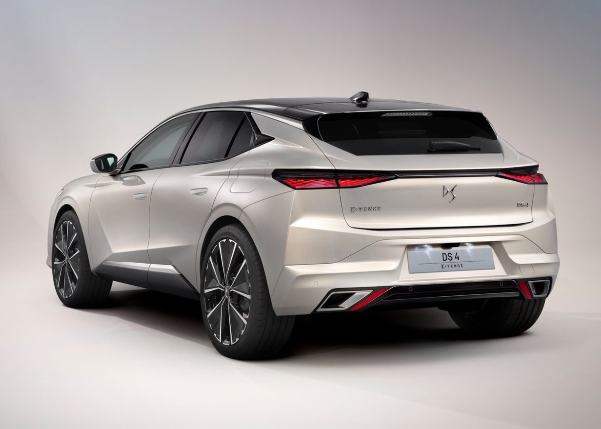 2025 DS DS 4 Hatchback 5 Kapı 1.5 BlueHDI (130 HP) Pallas EAT8 Özellikleri - arabavs.com