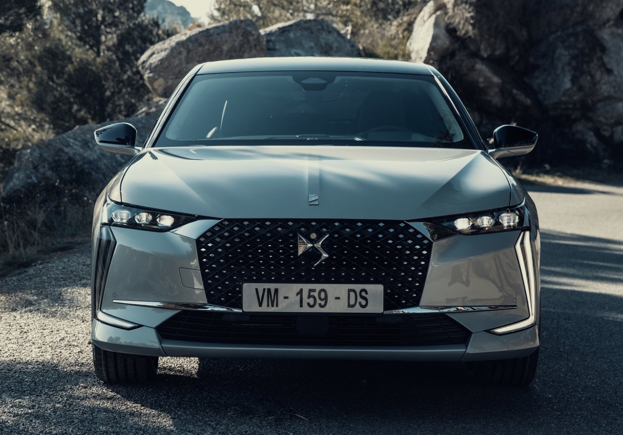 2025 DS DS 4 Hatchback 5 Kapı 1.5 BlueHDI (130 HP) Pallas EAT8 Özellikleri - arabavs.com