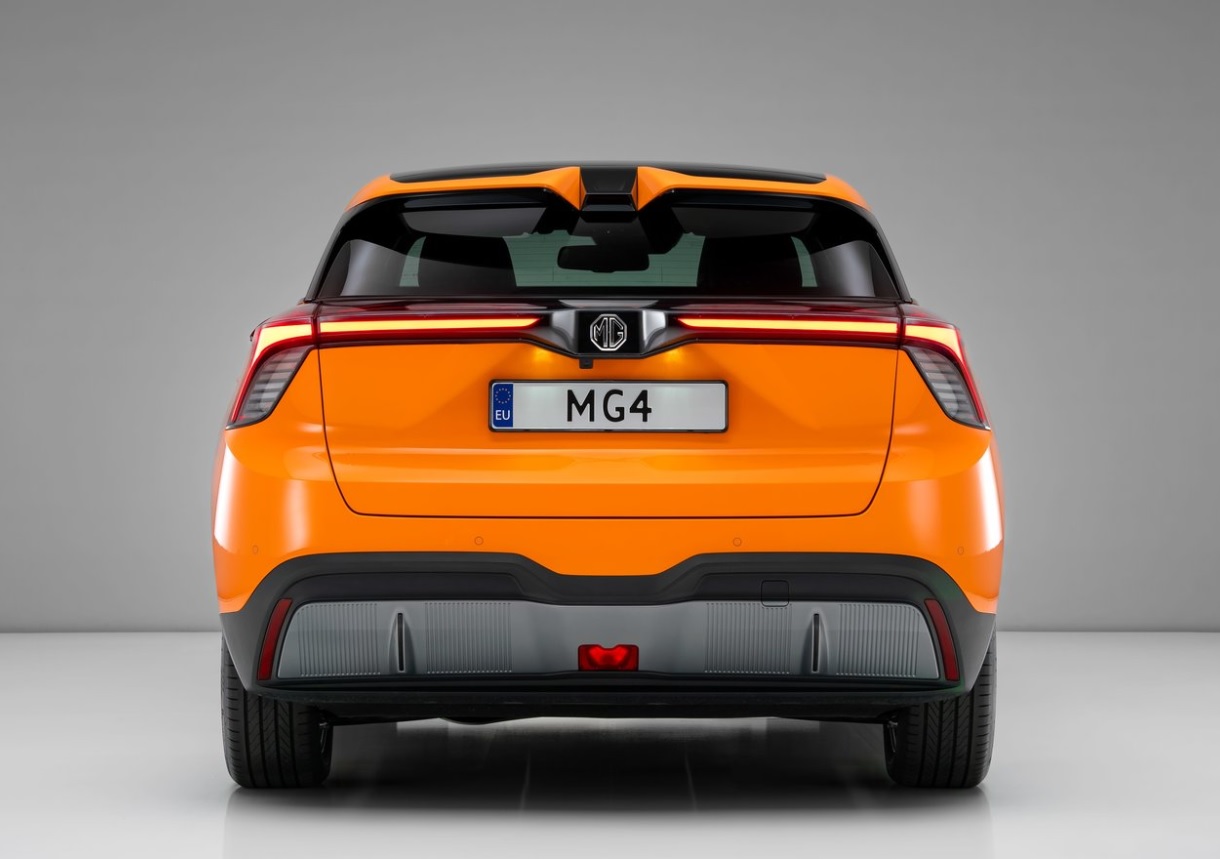 2024 MG MG4 SUV 64 kW (204 HP) Luxury AT Özellikleri - arabavs.com