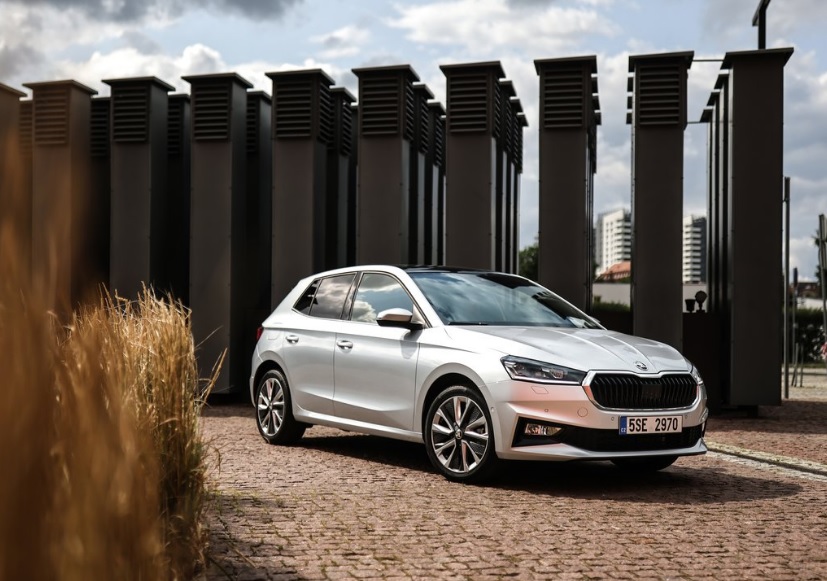 2025 Skoda Fabia 1.0 TSI Premium Karşılaştırması