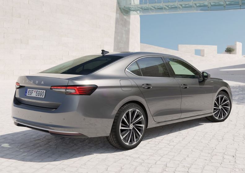 2025 Skoda Superb Sedan 1.5 TSI mHEV (150 HP) Prestige DSG Özellikleri - arabavs.com