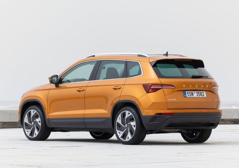 2025 Skoda Karoq 1.5 TSI Premium Karşılaştırması