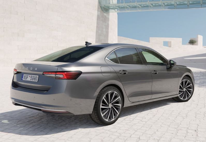 2026 Skoda Superb Sedan 1.5 TSI mHEV (150 HP) Prestige DSG Özellikleri - arabavs.com