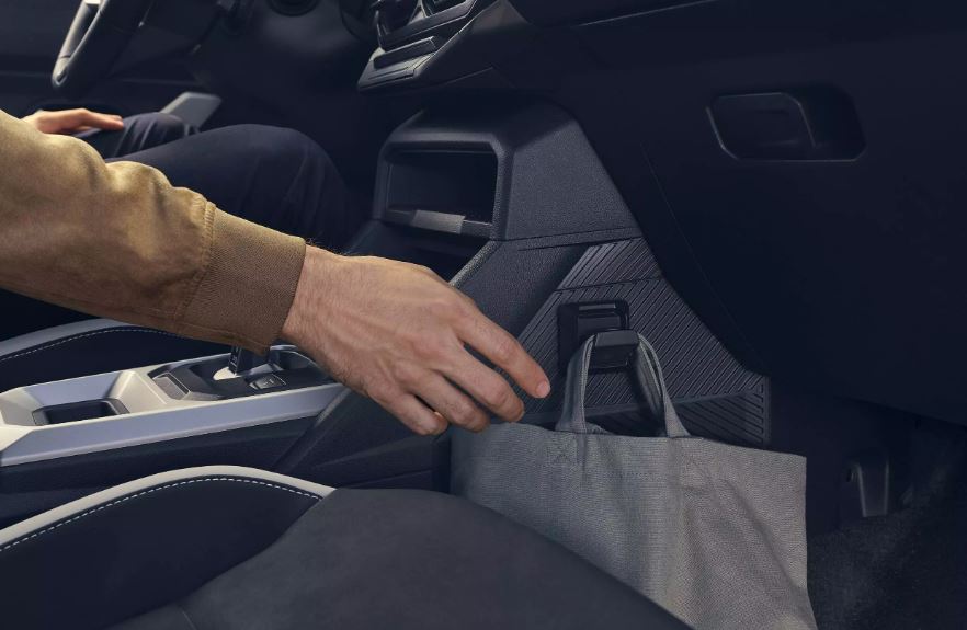 2026 Renault Yeni Duster SUV 1.3 Tce (145 HP) Evolution EDC Özellikleri - arabavs.com