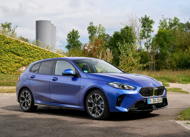 2025 BMW 1 Serisi Hatchback 5 Kapı 120 1.5 (170 HP) Sport Line Otomatik Özellikleri - arabavs.com