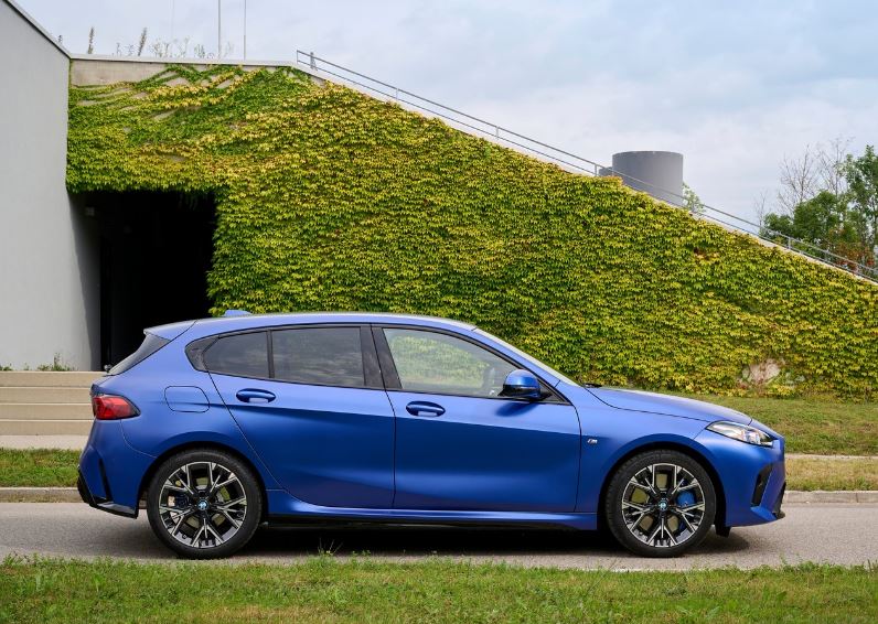 2025 BMW 1 Serisi Hatchback 5 Kapı 120 1.5 (170 HP) Sport Line Otomatik Özellikleri - arabavs.com