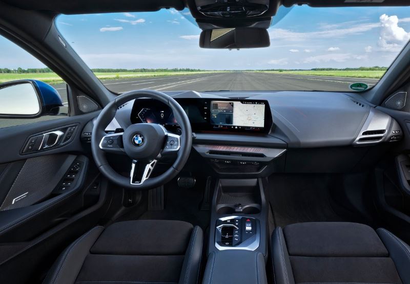 2025 BMW 1 Serisi Hatchback 5 Kapı 120 1.5 (170 HP) Sport Line Otomatik Özellikleri - arabavs.com