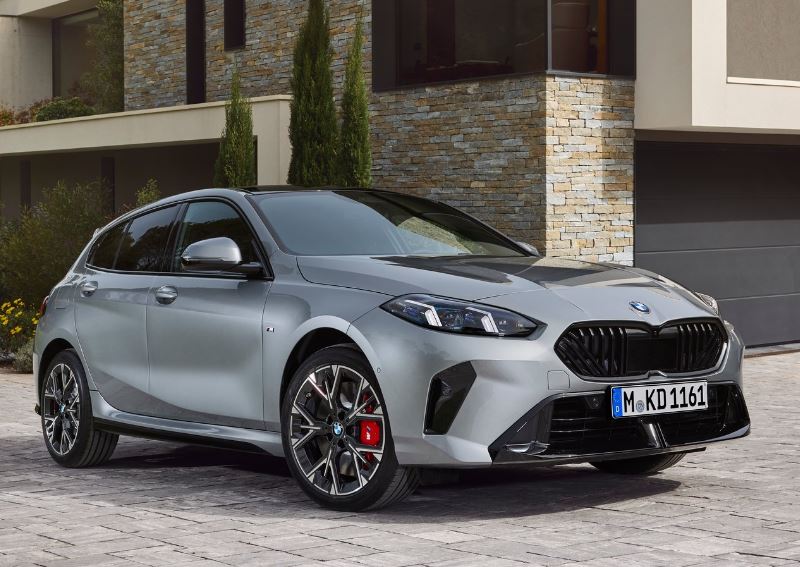 2025 BMW 1 Serisi Hatchback 5 Kapı 120 1.5 (170 HP) Sport Line Otomatik Özellikleri - arabavs.com