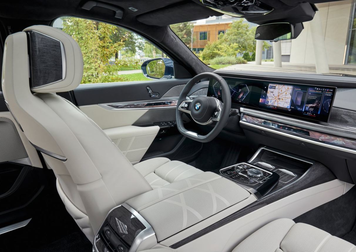 2024 BMW 7 Serisi Sedan 740Ld xDrive 3.0 (300 HP) M Excellence Steptronic Özellikleri - arabavs.com