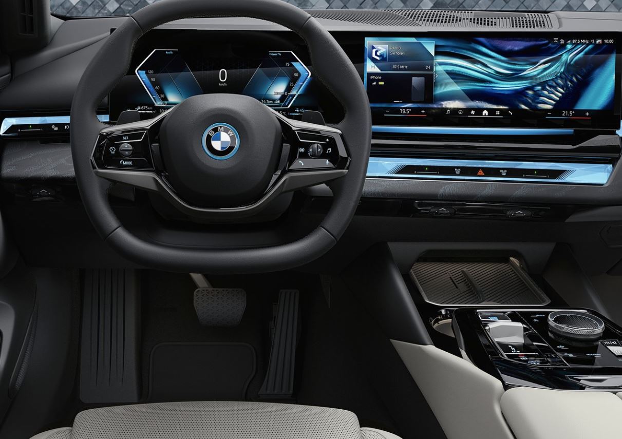 2025 BMW 5 Serisi Sedan 520d 2.0 xDrive (197 HP) M Sport Steptronic Özellikleri - arabavs.com