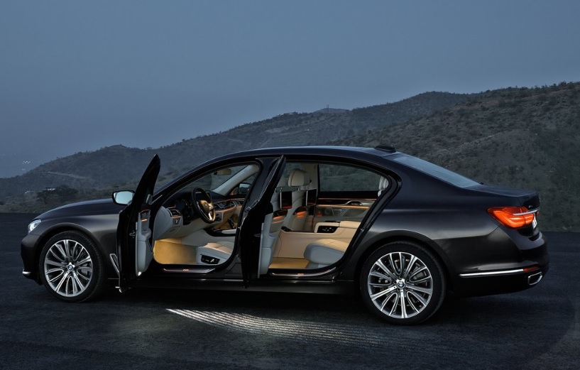 2017 BMW 7 Serisi Sedan 730Li 2.0 (258 HP) Executive Lounge AT Özellikleri - arabavs.com