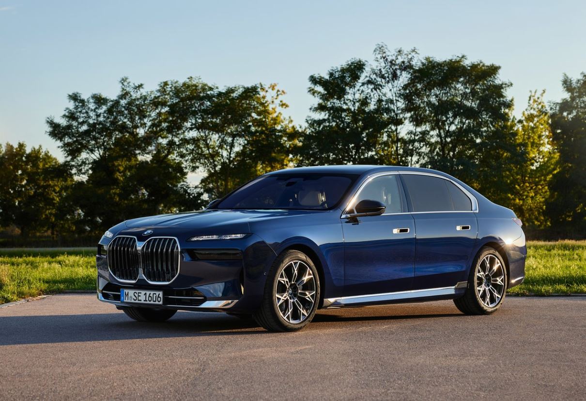 2025 BMW 7 Serisi Sedan 740Ld xDrive 3.0 (300 HP) M Excellence Steptronic Özellikleri - arabavs.com