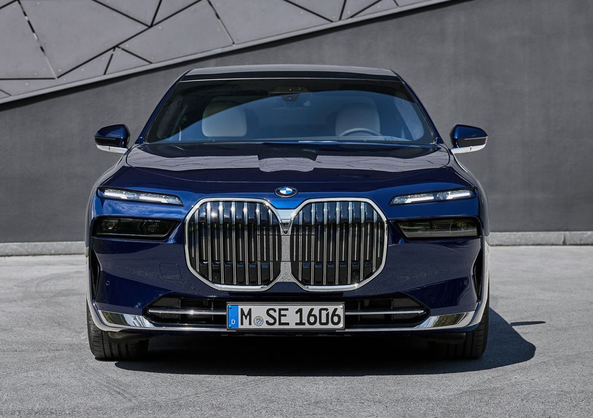 2025 BMW 7 Serisi Sedan 740Ld xDrive 3.0 (300 HP) M Excellence Steptronic Özellikleri - arabavs.com
