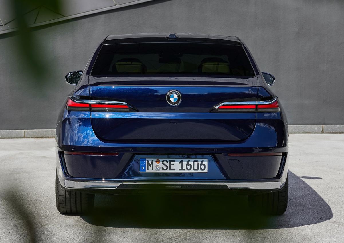 2025 BMW 7 Serisi Sedan 740Ld xDrive 3.0 (300 HP) M Excellence Steptronic Özellikleri - arabavs.com