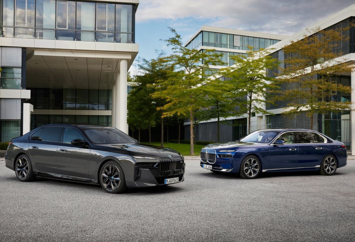 2025 BMW 7 Serisi Sedan 740Ld xDrive 3.0 (300 HP) M Excellence Steptronic Özellikleri - arabavs.com