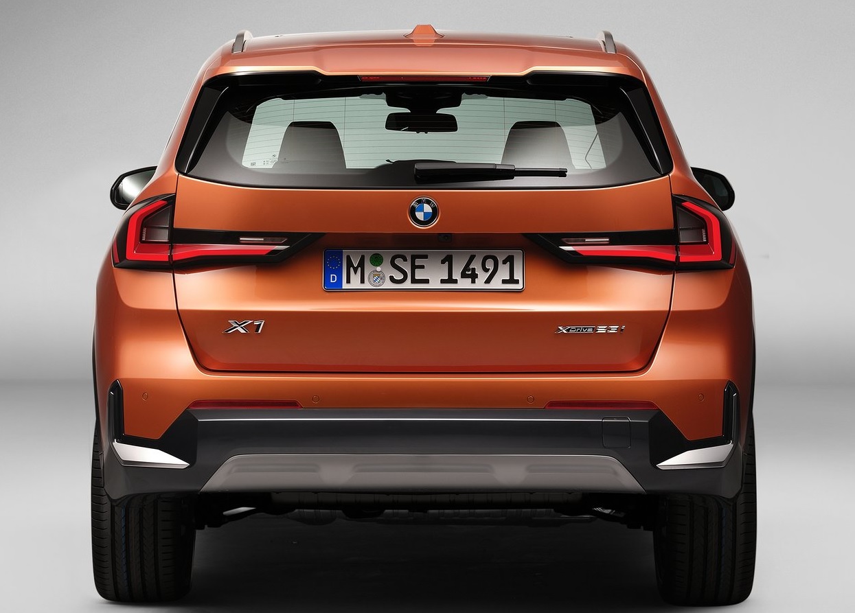 2023 BMW X1 SUV 1.5 sDrive18i (136 HP) X-Line Steptronic Özellikleri - arabavs.com