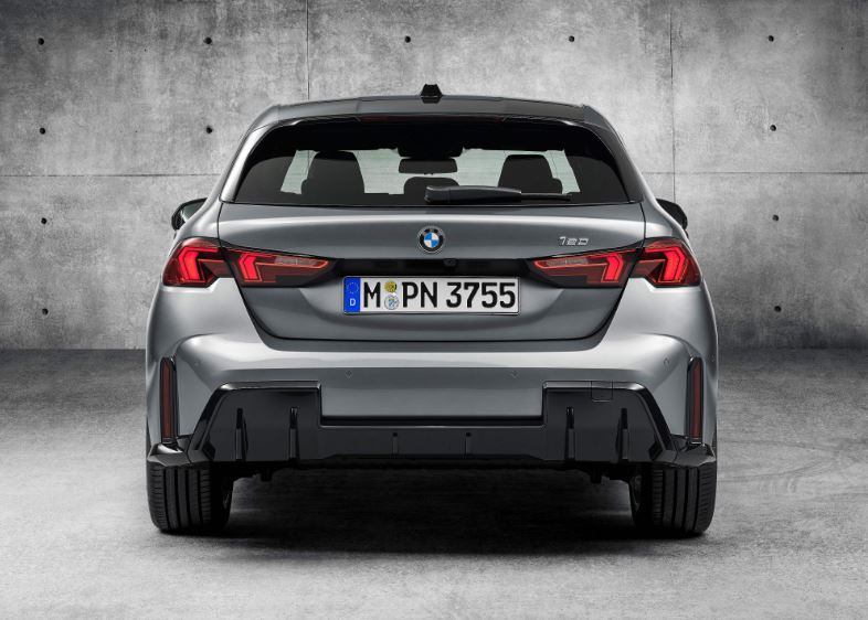 2024 BMW Yeni 1 Serisi Hatchback 5 Kapı 120 1.5 (170 HP) M Sport Steptronic Özellikleri - arabavs.com