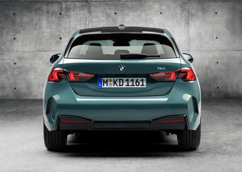 2024 BMW Yeni 1 Serisi Hatchback 5 Kapı 120 1.5 (170 HP) M Sport Steptronic Özellikleri - arabavs.com