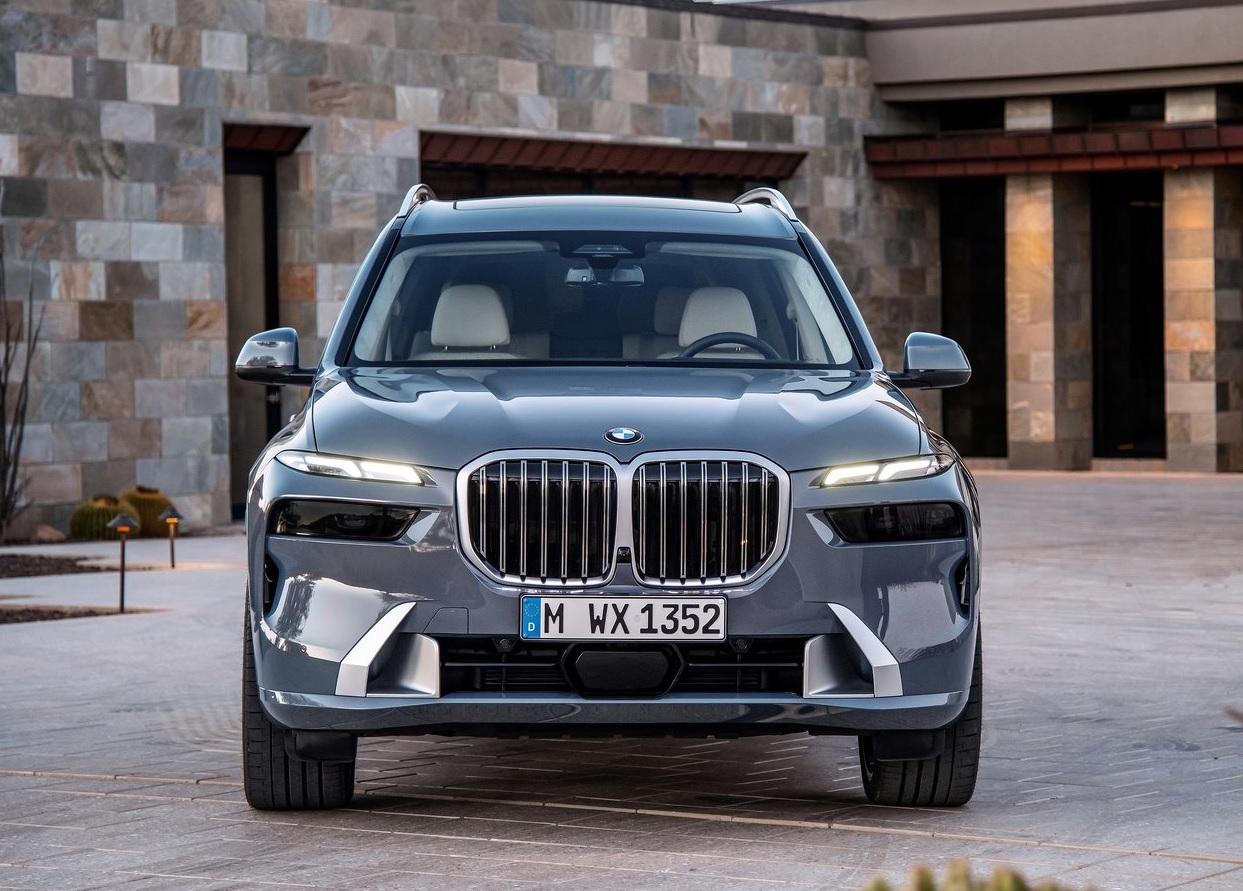 2025 BMW X7 SUV 3.0 xDrive40d (340 HP) M Excellence Steptronic Özellikleri - arabavs.com