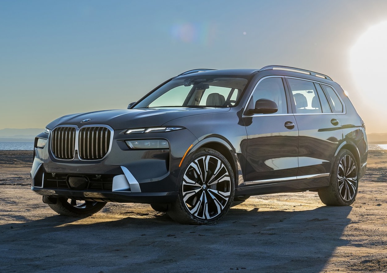 2025 BMW X7 SUV 3.0 xDrive40d (340 HP) M Excellence Steptronic Özellikleri - arabavs.com