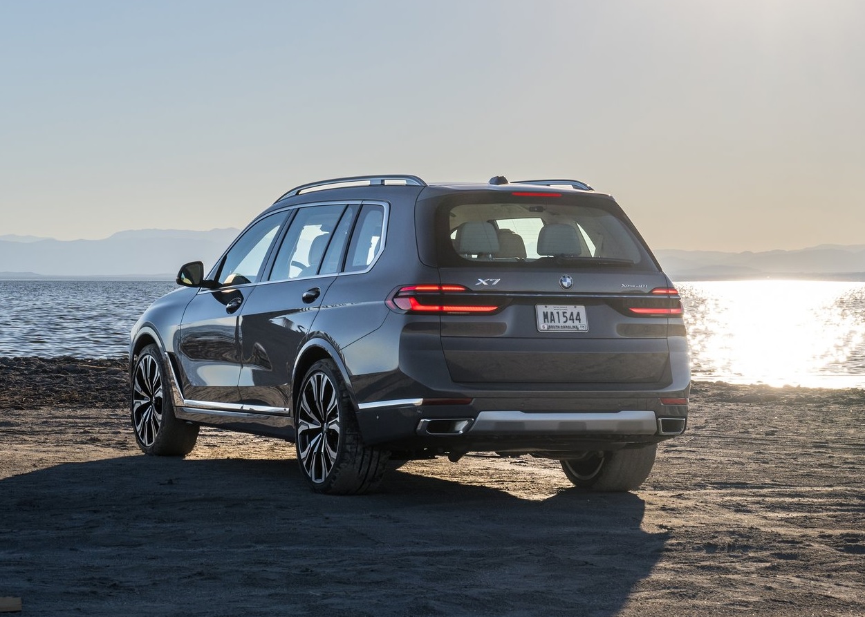 2025 BMW X7 SUV 3.0 xDrive40d (340 HP) M Excellence Steptronic Özellikleri - arabavs.com
