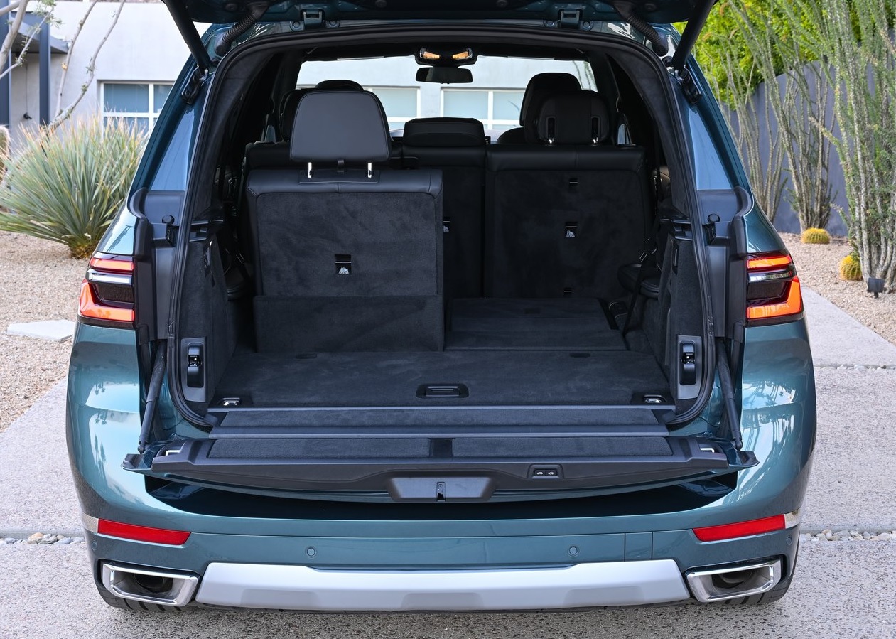 2025 BMW X7 SUV 3.0 xDrive40d (340 HP) M Excellence Steptronic Özellikleri - arabavs.com
