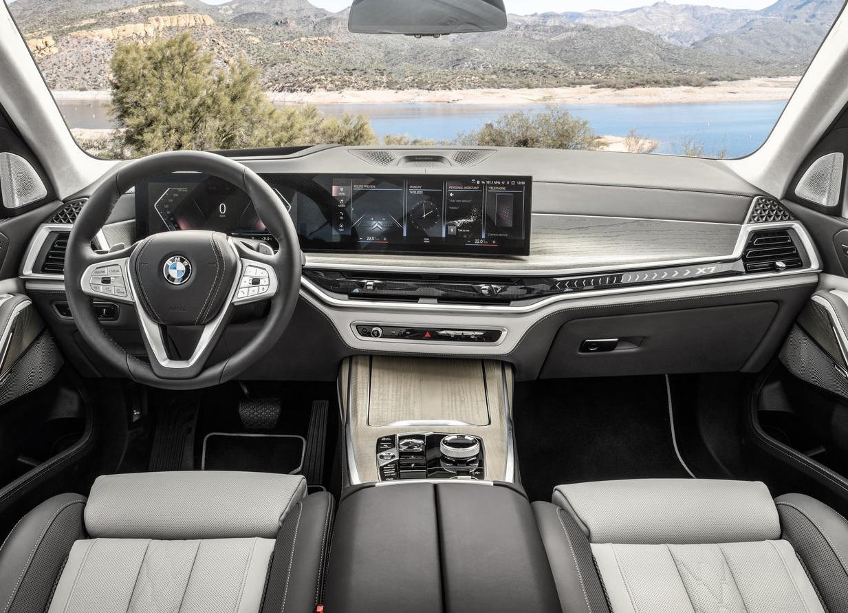 2025 BMW X7 SUV 3.0 xDrive40d (340 HP) M Excellence Steptronic Özellikleri - arabavs.com
