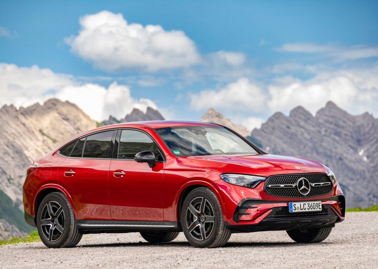 2025 Mercedes GLC Coupe 300d 2.0 4Matic (269 HP) AMG 9G-Tronic Özellikleri - arabavs.com