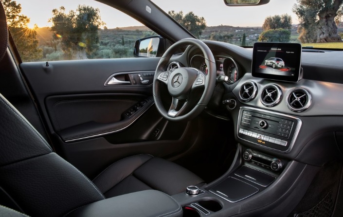 2018 Mercedes GLA Serisi 180d 1.5 Comfort Karşılaştırması