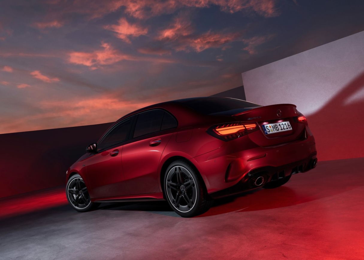 2025 Mercedes A Serisi Sedan Sedan A200 1.3 (163 HP) AMG 7G-DCT Özellikleri - arabavs.com