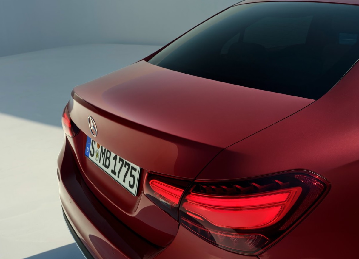 2025 Mercedes A Serisi Sedan Sedan A200 1.3 (163 HP) AMG 7G-DCT Özellikleri - arabavs.com