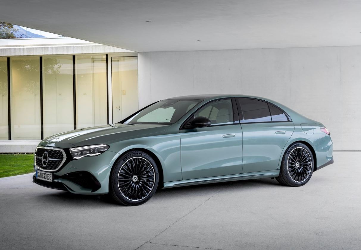 2025 Mercedes E Serisi Sedan E220d 2.0 (197 HP) Exclusive 9G-TRONIC Özellikleri - arabavs.com