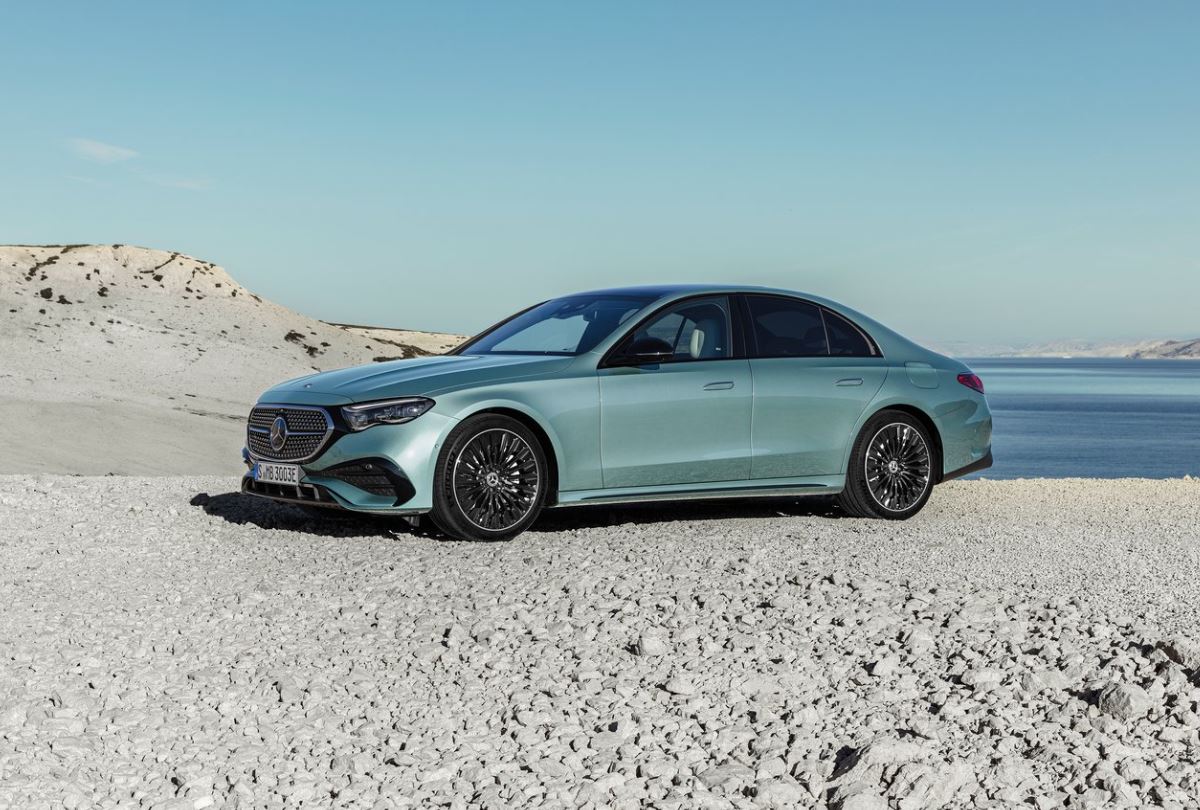 2025 Mercedes E Serisi Sedan E220d 2.0 (197 HP) Exclusive 9G-TRONIC Özellikleri - arabavs.com