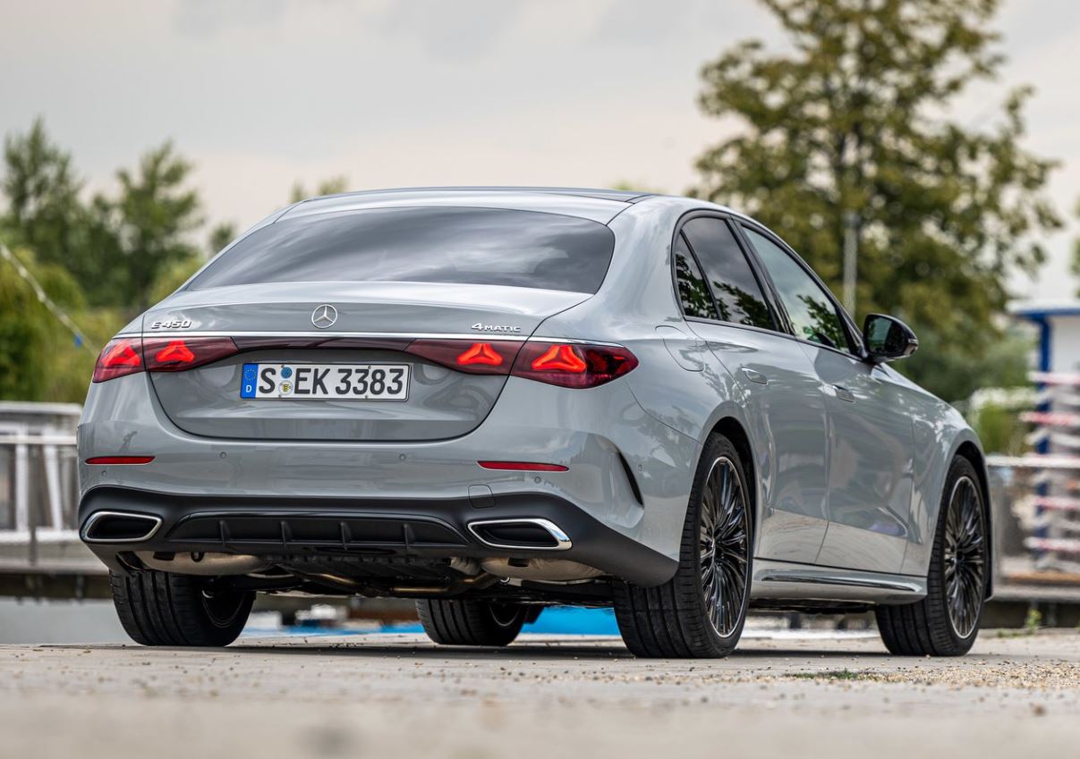 2025 Mercedes E Serisi Sedan E220d 2.0 (197 HP) Exclusive 9G-TRONIC Özellikleri - arabavs.com