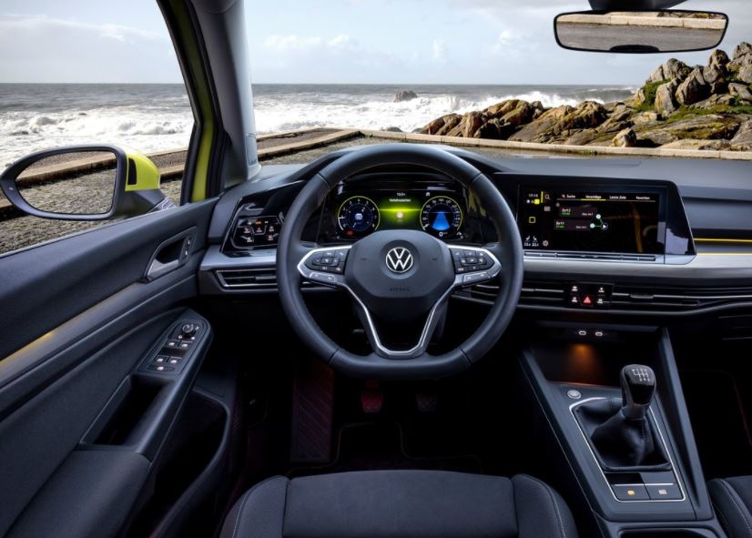 VW Golf iç tasarımı ve özellikleri